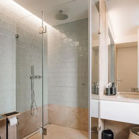 Vedras - 2 Bedrooms And Parking In Alcantara * Lissabon